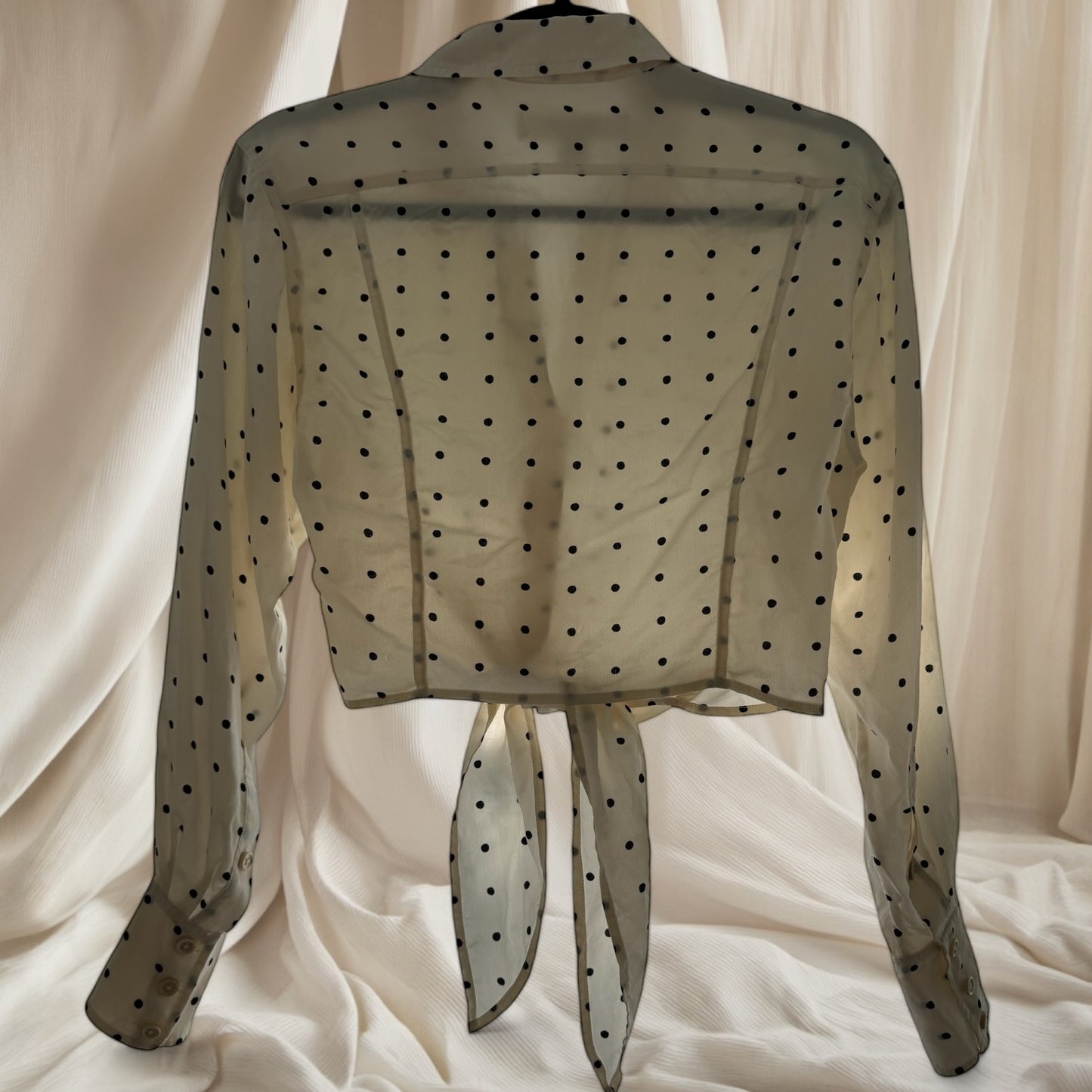 Heading:
Diane Von Furstenberg 100% Silk Polka Dot Blouse - Size 2
